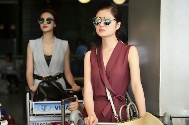 Người đẹp 'vòng eo 56' Huyền Trang với gu thời trang sành điệu.